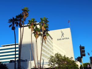 Supporting image for story: Sag-Aftra agrees to ‘last-minute’ request for mediation ahead of union strike