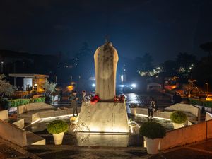 Supporting image for story: Pope resting as Argentines in Rome pray for his recovery