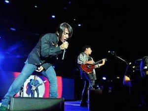 Supporting image for story: Concert review - Journey in Birmingham with Foreigner & Styx