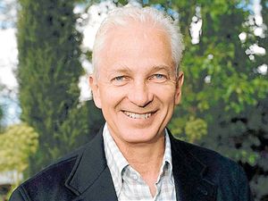 Supporting image for story: David Gower, Severn Theatre, Shrewsbury - review