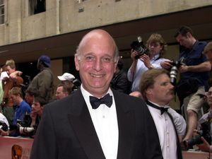 Supporting image for story: Dawn French leads tributes to Vicar of Dibley star Gary Waldhorn