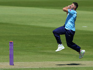 Supporting image for story: Tim Bresnan makes an immediate impact for Bears with a debut ton