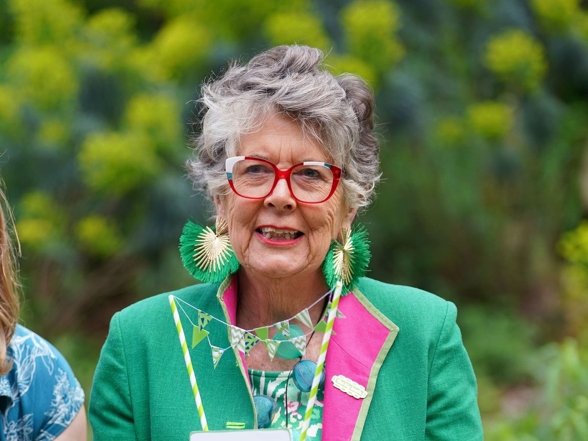 Dame Prue Leith and Delia Smith call for cooking in primary schools