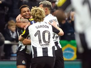 Supporting image for story: Newcastle seal dominant win over Arsenal to reach Carabao Cup final