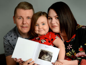 Supporting image for story: Brave mother shaving head after stillbirth tragedy