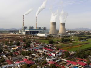 Supporting image for story: World struggling to get on track in fight against climate change, says report
