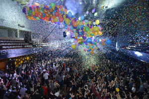 Supporting image for story: Time To Go - Thousands enjoy final Blast Off as legendary night ends on Supergrass song