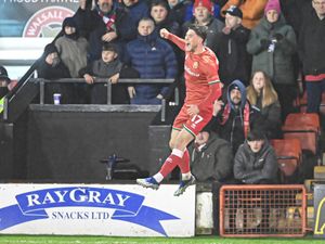 Supporting image for story: In-form midfielder Jack Earing highlights Walsall's dressing room unity