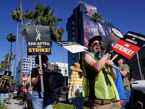 Supporting image for story: Hollywood actors’ strike action in Los Angeles affected by ‘extreme heat’