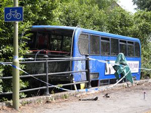 Supporting image for story: Eastleigh bus crash: Five people in hospital after bus ends up in river