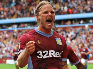 Supporting image for story: Aston Villa midfielder Birkir Bjarnason back in training