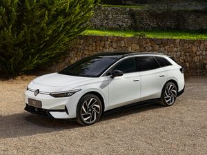 Supporting image for story: Volkswagen makes ID.7 even more practical with new Tourer variant
