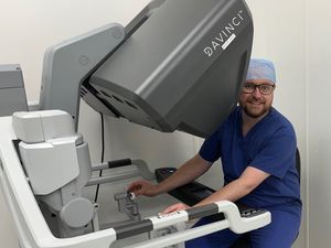 Supporting image for story: Robot assists in operations at hospital trust for the first time