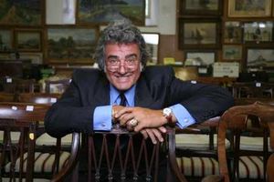 Supporting image for story: TV antiques expert David Dickinson coming to Coalbrookdale