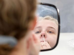 Supporting image for story: Ministers to discuss rolling out further daily testing sites to ease ‘pingdemic’