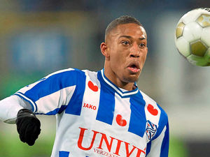 Supporting image for story: Wolves sign Heerenveen winger Rajiv van La Parra