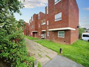Supporting image for story: 'Wonderful opportunity' as ground-floor flat up for auction could be yours for £15,000