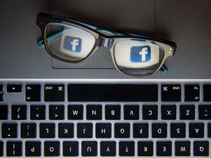 Supporting image for story: Facebook is down for some users and they’re freaking out