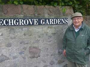 Supporting image for story: The Beechgrove Garden host Jim McColl dies aged 89