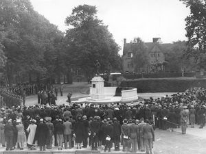 Supporting image for story: Shrewsbury school in bid to make changes to historic war memorial