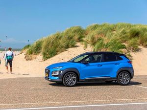 Supporting image for story: First drive: The Hyundai Kona Hybrid expands electrified crossover market