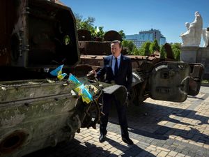 Supporting image for story: Cameron backs Ukraine’s attacks on Russian territory
