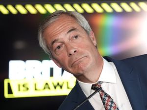 Supporting image for story: Nigel Farage vows to scrap UK human rights law to tackle small boats crisis