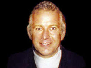 Supporting image for story: Legs drilled by torturing robbers