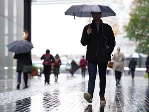 Supporting image for story: UK economy unexpectedly grows in November