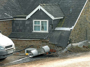 Supporting image for story: House damaged in 32-tonne lorry crash