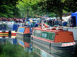 Supporting image for story: Visitors flock to Tipton Canal and Community Festival - with PICTURES