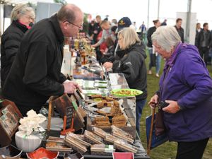 Supporting image for story: Record crowds turn up for Stone Food and Drink Festival - with pictures