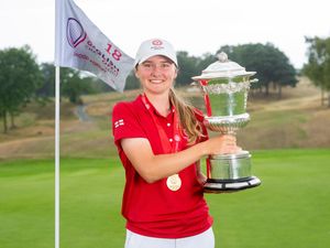 Supporting image for story: Lauren Crump keeps composure to retain English Girls Open Stroke Play title in some style