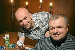 Supporting image for story: TV's The One Show shines a light on Carl's lightbulb debate