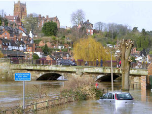 Supporting image for story: River Severn bursts its banks in Bridgnorth