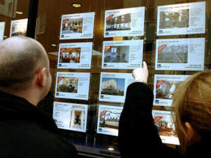 Supporting image for story: Women have final say in buying a house