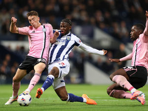 Supporting image for story: Ryan Mason makes Sammy Iling-Junior fitness challenge after winger's stunning West Brom full debut goal