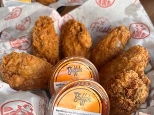 Supporting image for story: Fried chicken restaurant Slim Chickens adds wings to menu and new December deal