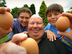 Supporting image for story: Video: Egg-straordinary feat as Shropshire brothers win world egg-throwing contest