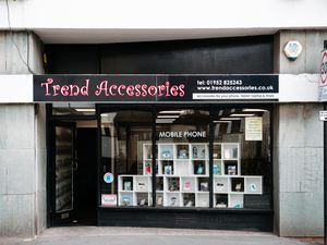 Supporting image for story: Independent phone shop owner 'unnerved' by thieves' early morning smash-and-grab