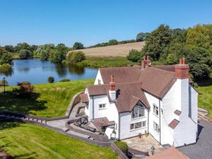 Supporting image for story: Shifnal property with own lake and outdoor pizza kitchen on the market for £1.5m