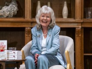 Supporting image for story: Dame Jilly Cooper ‘changed the way we read books as women’ – Angela Rippon