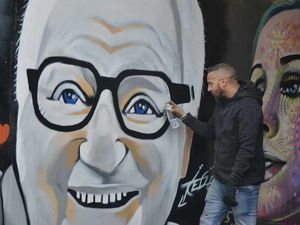 Supporting image for story: Wolverhampton street artist honours Wolves hero Sir Jack Hayward