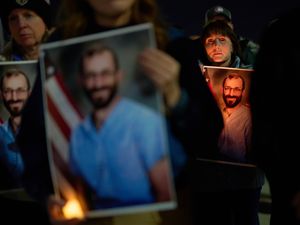 Supporting image for story: Donald Trump signals interest in easing tensions in Minneapolis