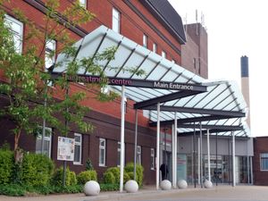 Supporting image for story: Police investigate pandemic-denial videos shot at hospitals