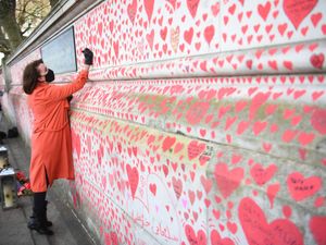 Supporting image for story: Covid-19 deaths in England and Wales lowest since mid-September