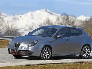 Supporting image for story: New Alfa Romeo Giulietta unveiled