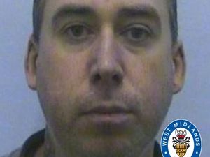 Supporting image for story: Police hunting for man wanted on recall to prison