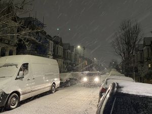 Supporting image for story: Cold snap continues as drivers warned of icy conditions during Monday rush-hour