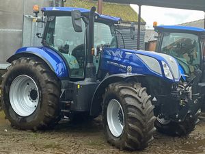 Supporting image for story: Family to say farewell to Shropshire farm after 60 years as they hold dispersal sale